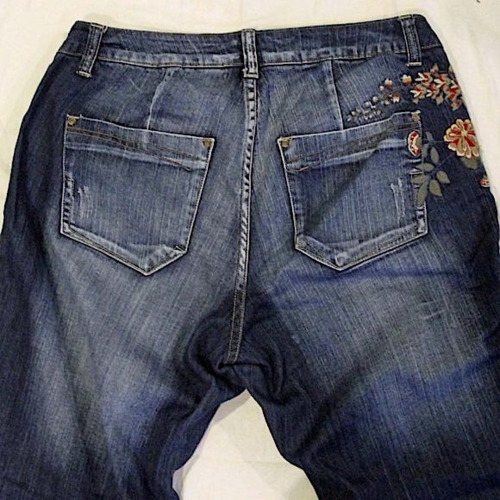 Venezia Distressed Embroidered Cotton Blend Blue Jeans Size 18 - Picture 5 of 10